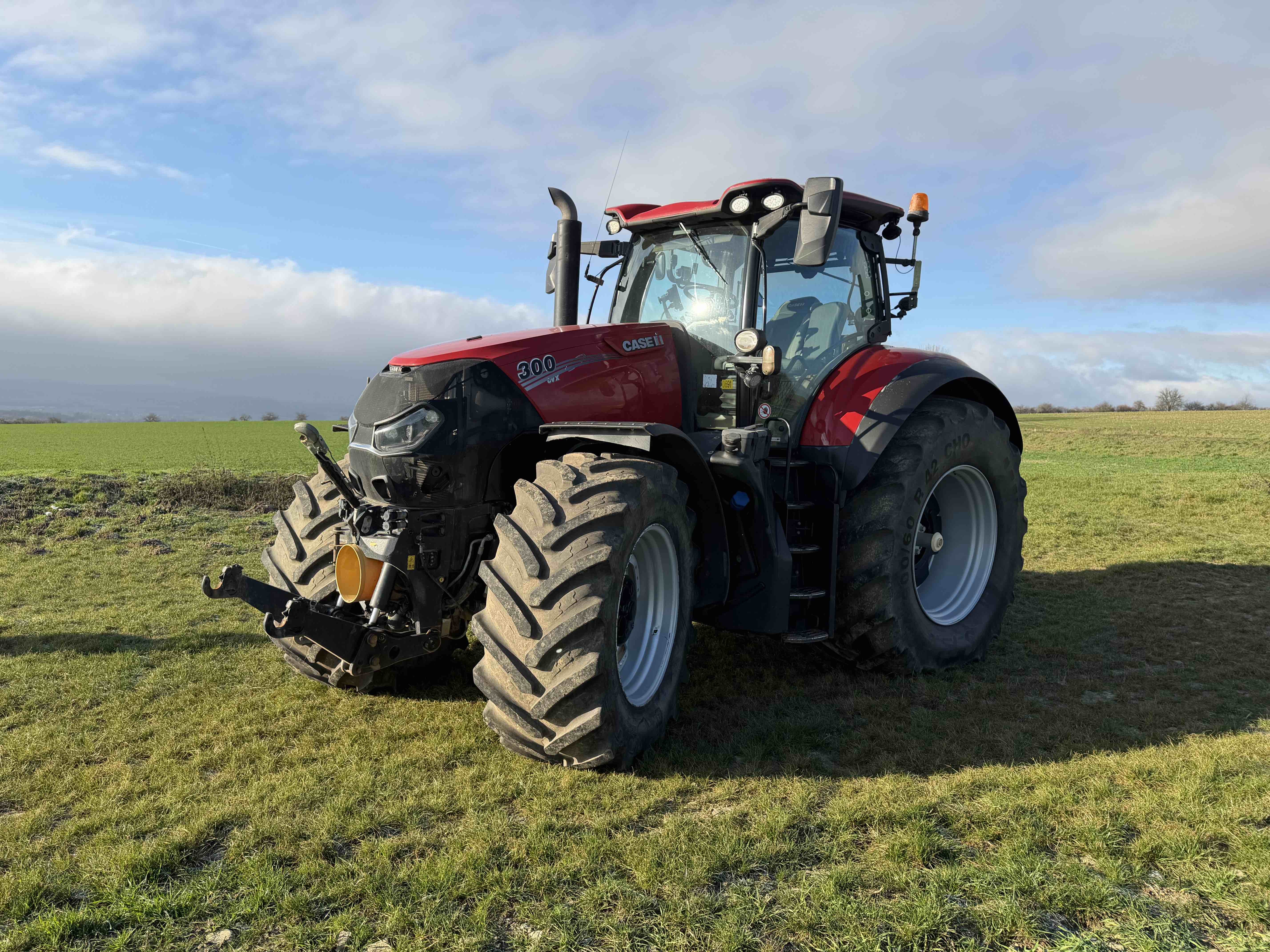       
          CASE IH OPTUM 300 CVX
      